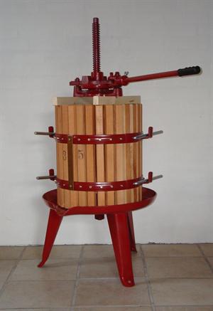 Frugtpresse / Vinpresse, 50 liter. Oplukkelig pressekurv. Total h�jde: 1145 mm. Kurvediamter: 350 mm.